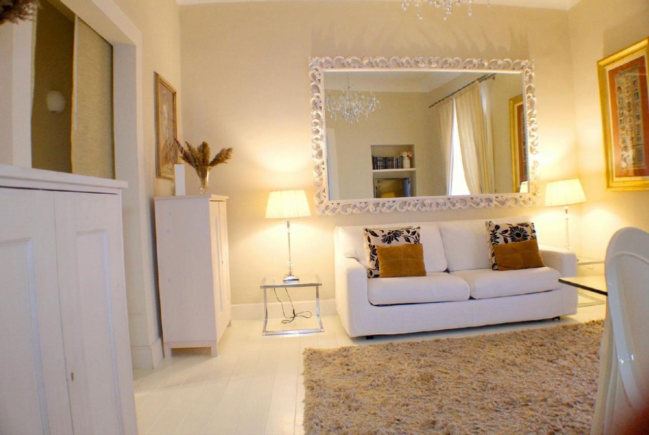 White Florence Suite Exterior photo