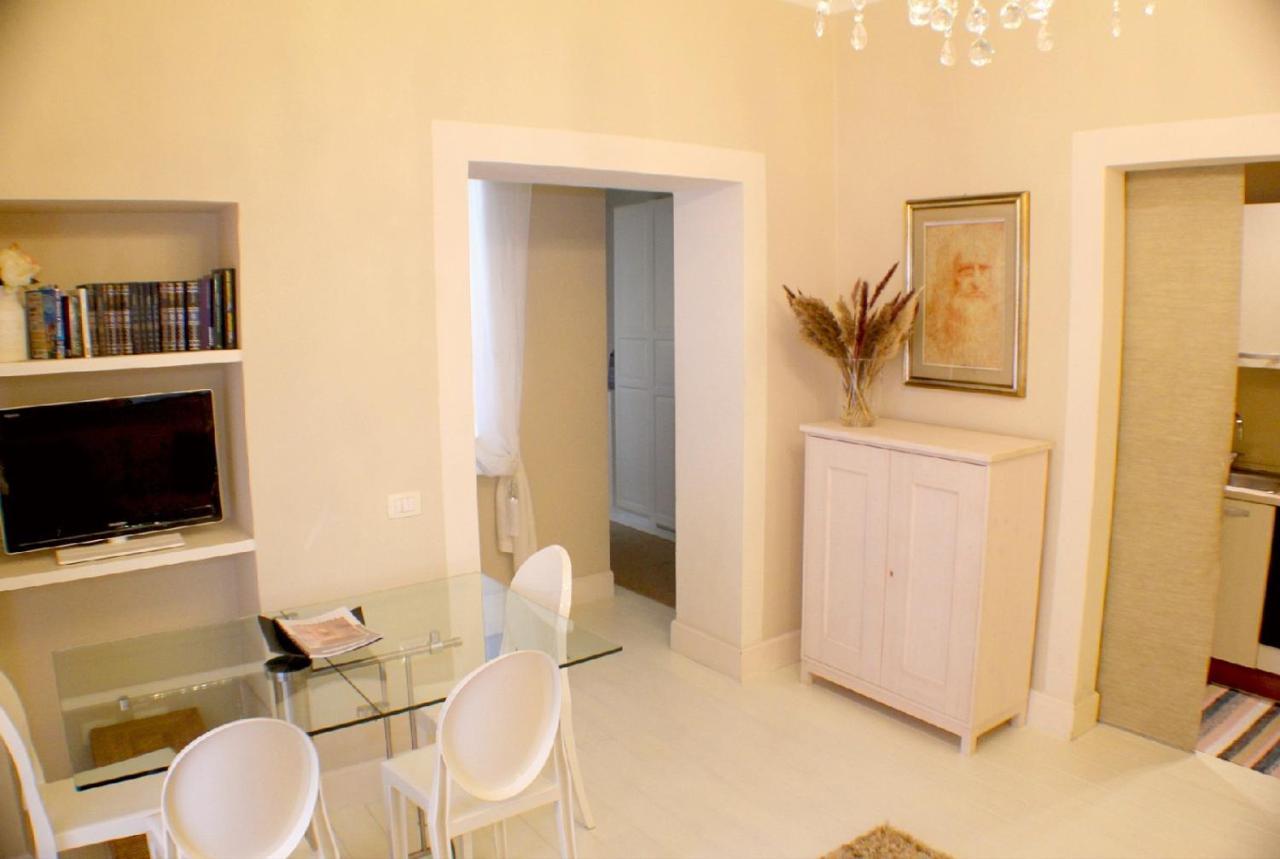 White Florence Suite Exterior photo
